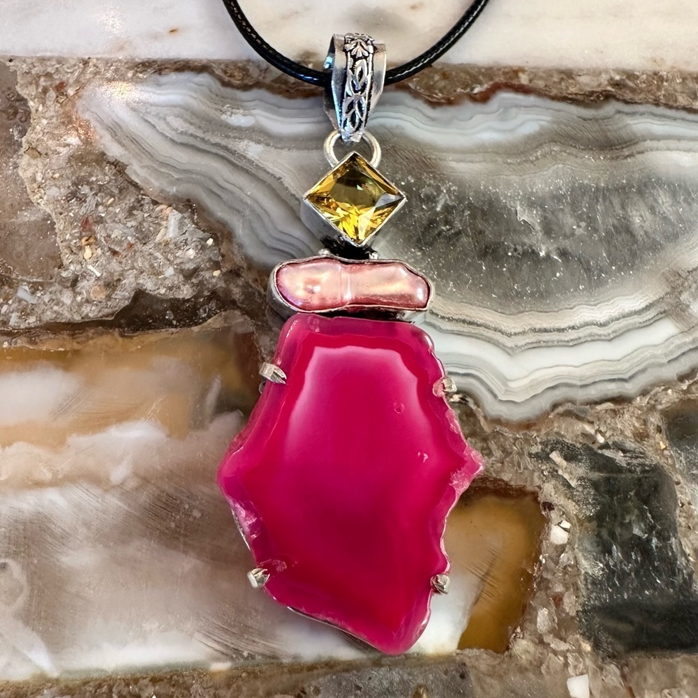 2160 Vibrant Pink and Yellow Agate Gemstone Necklace